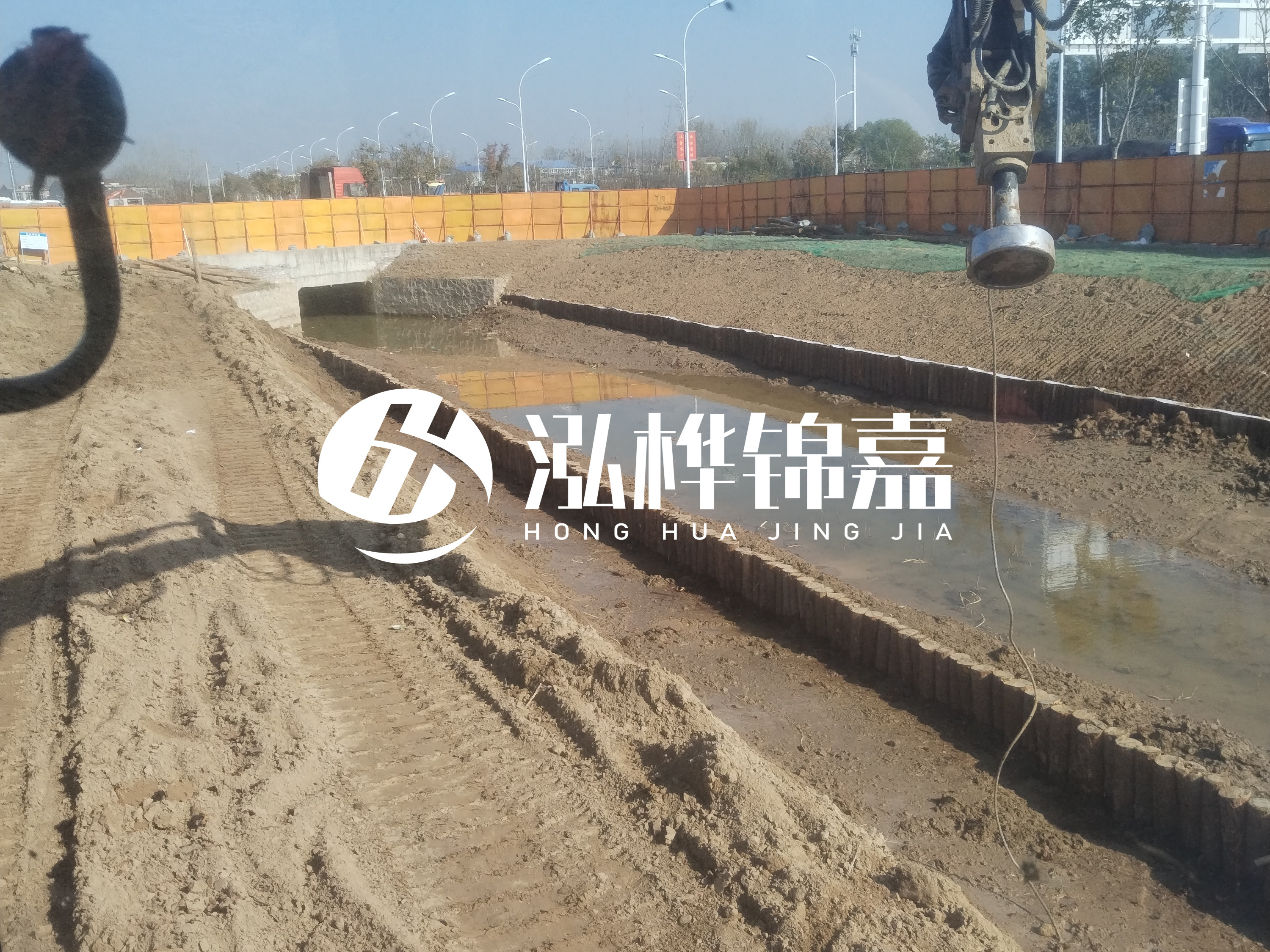 木樁打入地下作用是什么？松木樁在地底下會(huì)爛嗎？