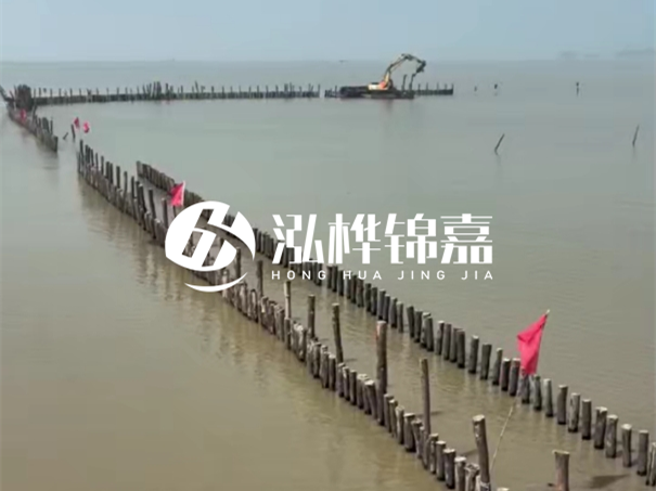 河道護坡打樁對河岸保護有何作用？河道松木樁水面需要預(yù)留多長？